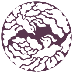 二羽の鳥が一体となって飛ぶ伝説の鳥を象った比翼文様。夫婦円満、相思相愛、阿吽の呼吸への願いが込められています。