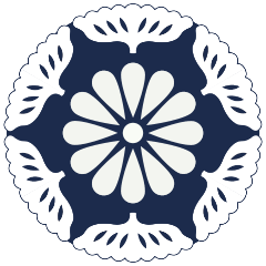 延命長寿や無病息災への願いが込められた、おめでたい菊文様。邪気を払う花としても尊ばれてきました。